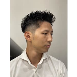 日本橋　バーバー　フェザーアップ　フェード　ピンパーマ