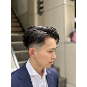 フェード　カジュアル　刈り上げ　