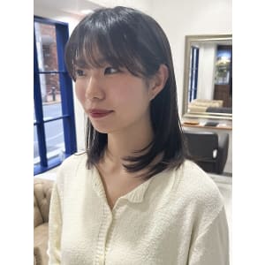 顔周りレイヤーミディ【池袋美容室　uchla】