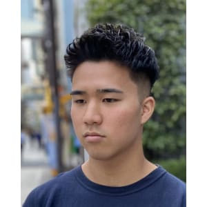 メンズカットアイロンパーマ　フェード