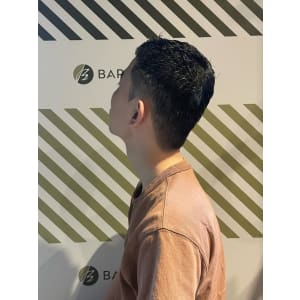 大人の刈り上げスタイル【BARBER-BAR】 - バーバーバー赤羽【バーバーバーアカバネ】掲載中