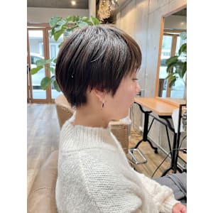 【 t o t . 】ピアスが映えるショートボブ☆