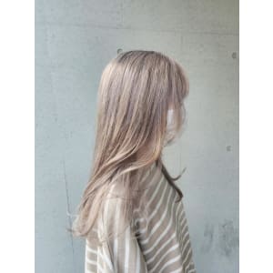 シルバーベージュ - 半個室型美容室 Sourire 香椎店【ハンコシツガタビヨウシツスーリールカシイテン】掲載中