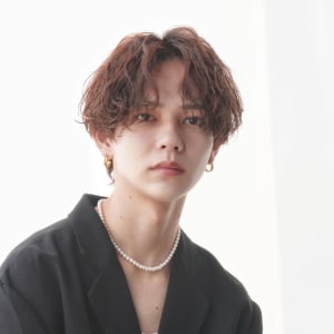 センターパート波巻きスパイラルツイストスパイラル刈り上げ - メンズヘア整形サロン GOALD 渋谷本店【メンズヘアセイケイサロン ゴールド シブヤホンテン】掲載中