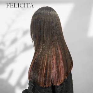 【FELICITA】黒髪ツヤロング×ピンクインナーカラー