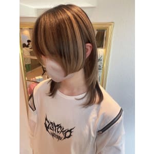 ロングウルフ×バイカラー/顔周りカット