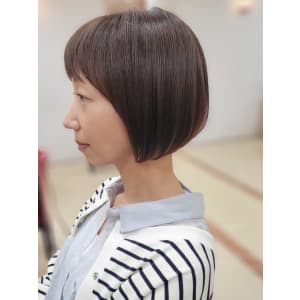 透明感グレージュカラー×ナチュラルボブ