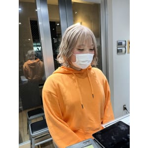 斜めバンググレージュカラー デザインカラー シルキーベージュ