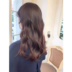 イルミナカラーで傷まない艶髪ロングヘアコアミートリートメント