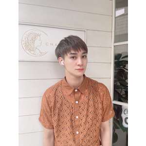 高崎翔太くん前髪あり刈り上げショートヘア多彩スタイリング可能