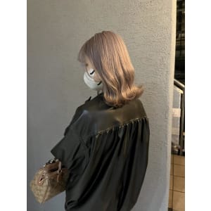 斜めバンググレージュカラー デザインカラー シルキーベージュ