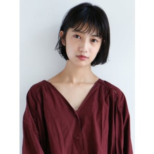 丸みショートボブ　眉上バング　黒髪