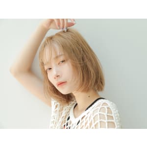 ハイトーン 切りっぱなしボブ  ミニボブ 