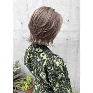 斜めバンググレージュカラー デザインカラー シルキーベージュ