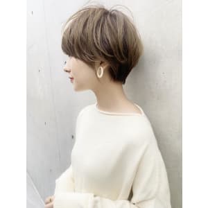大人可愛い前髪ありのひし形マッシュショートパーマ20代30代