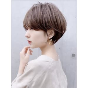 大人可愛い前髪ありのひし形マッシュショートパーマ20代30代