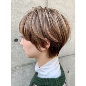 【Des.Art天神赤坂】20代30代白髪ぼかしハイライト