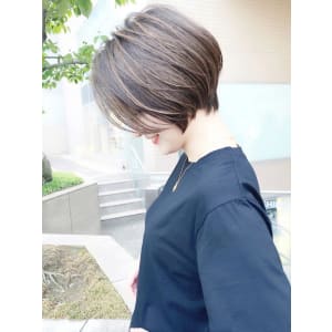 大人可愛い前髪ありのひし形マッシュショートパーマ20代30代