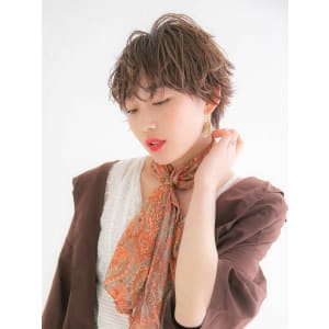 三軒茶屋_レディース_ショート_ブリーチ_無造作_カット