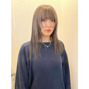 斜めバンググレージュカラー デザインカラー シルキーベージュ