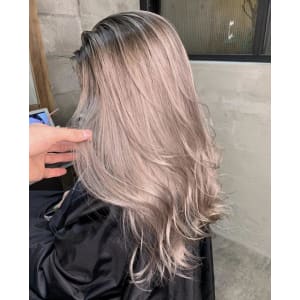 斜めバンググレージュカラー デザインカラー シルキーベージュ