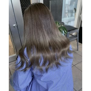 斜めバンググレージュカラー デザインカラー シルキーベージュ