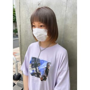 斜めバンググレージュカラー デザインカラー シルキーベージュ