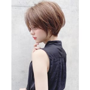 大人可愛い前髪ありのひし形マッシュショートパーマ20代30代
