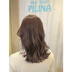 グレージュカラーのミディアムレイヤースタイル - Hair Salon PILINA【ヘアーサロンピリナ】掲載中