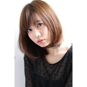 小顔を作るひし形シルエット大人ボブ