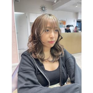 インナーベージュ