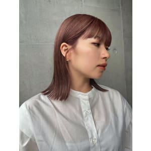 斜めバング　グレージュカラーシルキーベージュ　マッシュパーマ