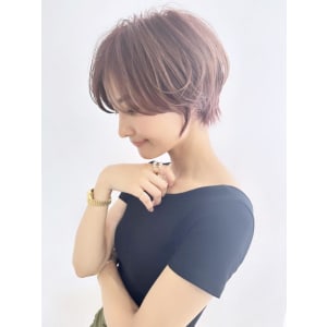 大人可愛い前髪ありのひし形マッシュショートパーマ20代30代