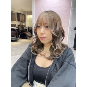 インナーカラー × ベージュ