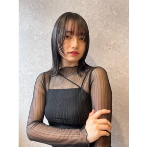 三軒茶屋_レディース_セミロング_ブラック_レイヤー_小顔