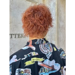 オレンジカラー　ハイトーン　スパイラルパーマ　メンズヘア
