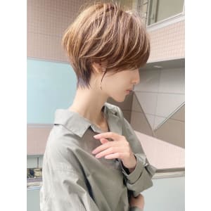 大人可愛い前髪ありのひし形マッシュショートパーマ20代30代 - &STORIES【アンドストーリーズ】掲載中