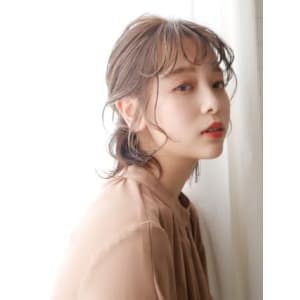 三軒茶屋_レディース_セミロング_ベージュ_ヘアアレンジ_