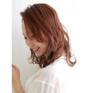 三軒茶屋_レディース_セミロング_ピンクブラウン_コテ巻き