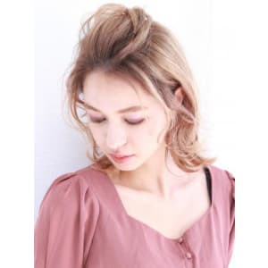 三軒茶屋_レディース_セミロング_ハイトーン_アレンジ_小顔