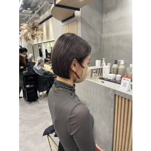 スッキリラインの切りっぱなしボブ