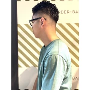 BARBER-BARサイドパートスタイル - バーバーバー赤羽【バーバーバーアカバネ】掲載中