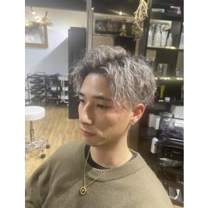 束感ショート 波巻き ハイライト マッシュパーマ - ARCANA 明治神宮前 表参道 原宿【アルカナ メイジジングウマエ オモテサンドウ ハラジュク】掲載中