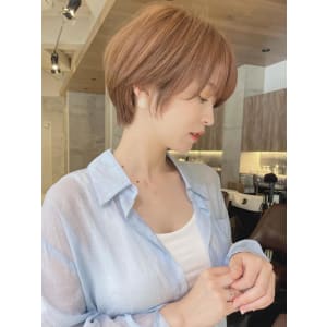 20代30代40代黒髪前下がりショートボブ丸みショート - &STORIES【アンドストーリーズ】掲載中
