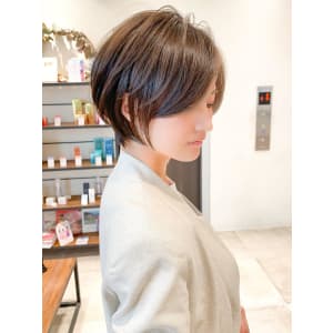 大人可愛い小顔ひし形クビレ丸みボブ20代30代大人ショート - &STORIES【アンドストーリーズ】掲載中
