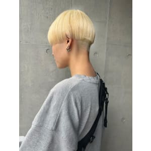 斜めバンググレージュカラーデザインカラー シルキーベージュ - ARCANA 明治神宮前 表参道 原宿【アルカナ メイジジングウマエ オモテサンドウ ハラジュク】掲載中