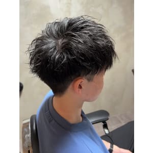 ツーブロック 束感 アップバング ビジネス - 完全個室 THIS IS BARBER 3rd【カンゼンコシツ ディスイズバーバーサード】掲載中