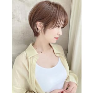 20代30代40代黒髪前下がりショートボブ丸みショート - &STORIES【アンドストーリーズ】掲載中