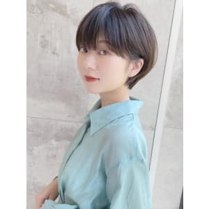 20代30代40代黒髪前下がりショートボブ丸みショート - &STORIES【アンドストーリーズ】掲載中
