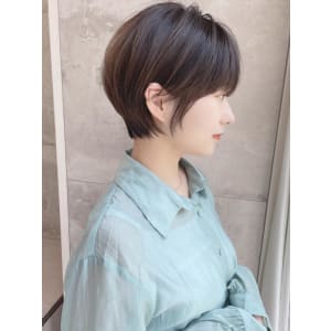 20代30代40代黒髪前下がりショートボブ丸みショート - &STORIES【アンドストーリーズ】掲載中